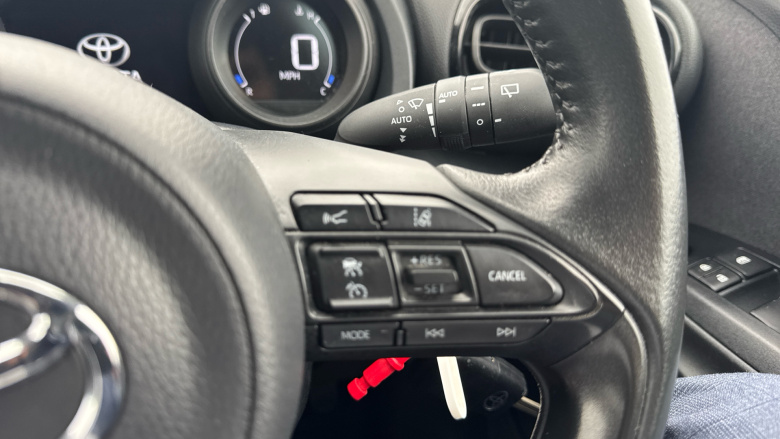 Toyota Yaris 1.5 Hybrid Design 5dr CVT Hybrid Hatchback